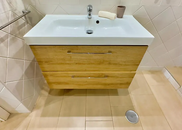 Modern Renovated One Bed In Edificio Apolo Center Appartamento Marbella